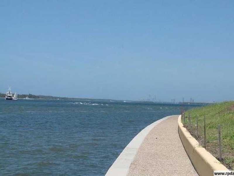 Lot 594 Knightsbridge East, Sovereign Islands QLD 4216